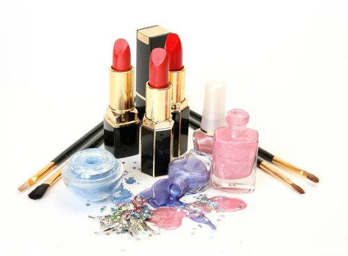 化妝品與服裝軟文營銷策略 打造品牌影響力的雙輪驅(qū)動